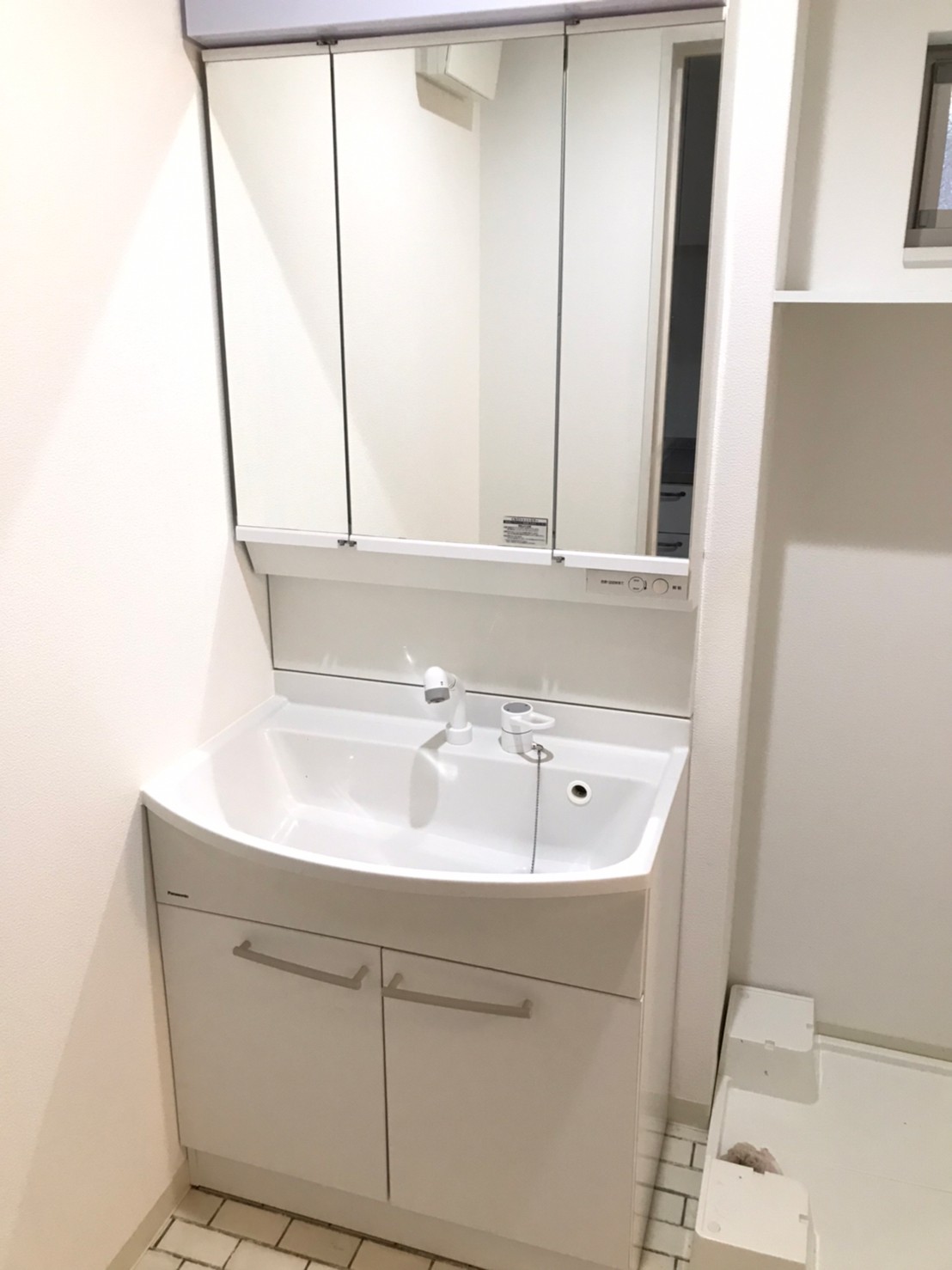 洗面設備　同じタイプ同じモデルを使用