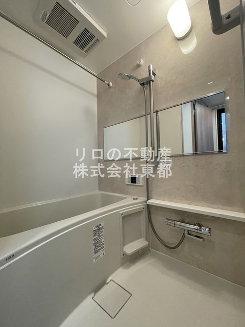 バス・シャワールーム　浴室には乾燥機が付いているので梅雨の時期でも安心です☆