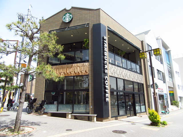 飲食店　スターバックスコーヒー覚王山店（飲食店）まで385m