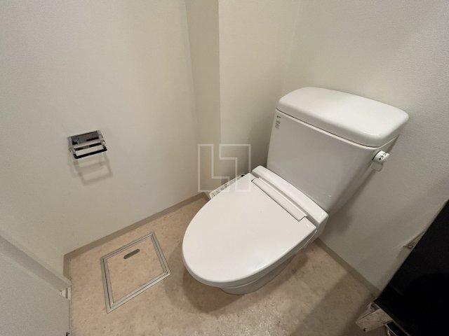 トイレ　アプリーレ京町堀　温水洗浄便座