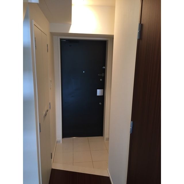 玄関　同タイプ写真　※現況優先