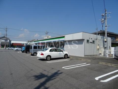 コンビニ　ファミリーマート　西尾徳永東店（コンビニ）まで600m