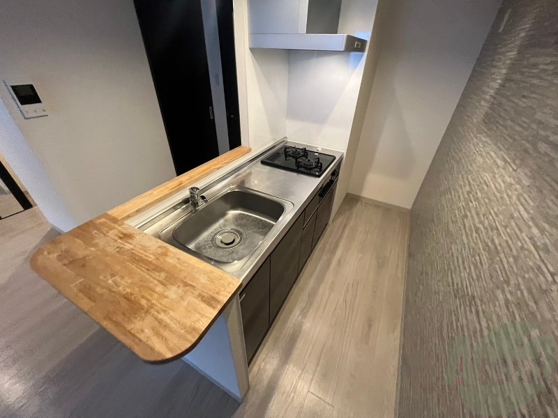 キッチン　システムキッチン完備で２口ついているので料理もできます！