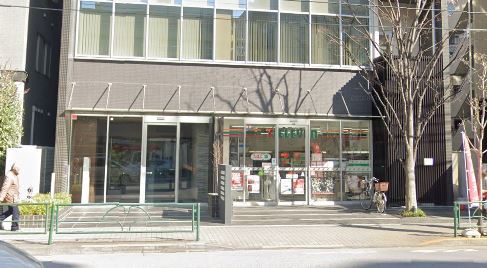 コンビニ　セブンイレブン（コンビニ）まで180m