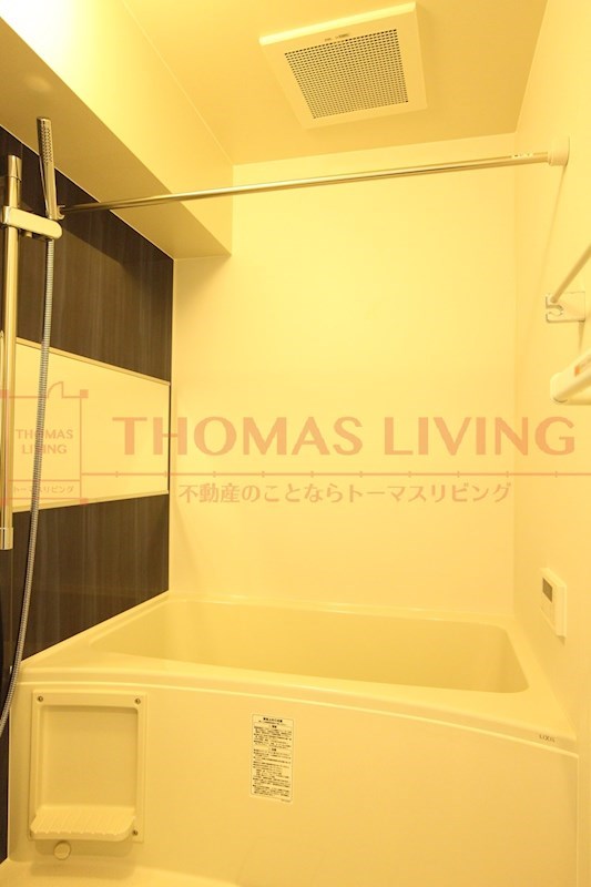 バス・シャワールーム　一日の疲れをゆっくりと癒していただけます。(写真はウッド系フ