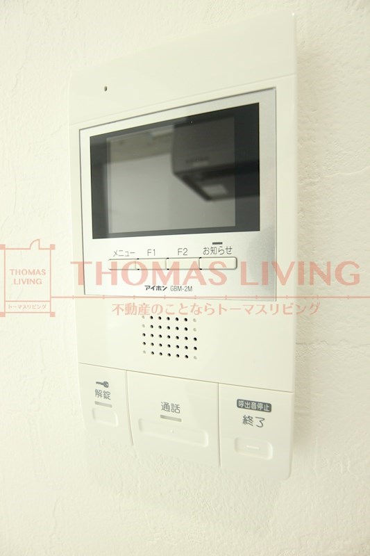 セキュリティ　ドアを開ける前に来客者の顔を確認できます。(写真はウッド系フ