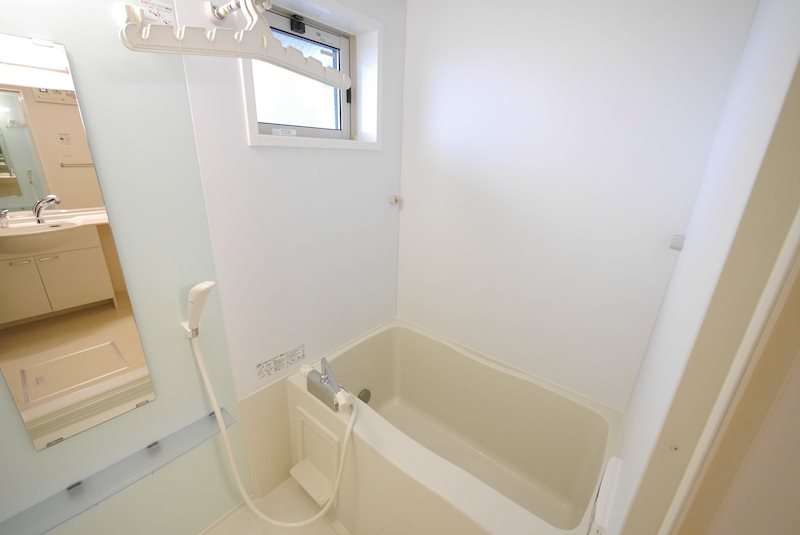 バス・シャワールーム　シャワー・追い焚き給湯