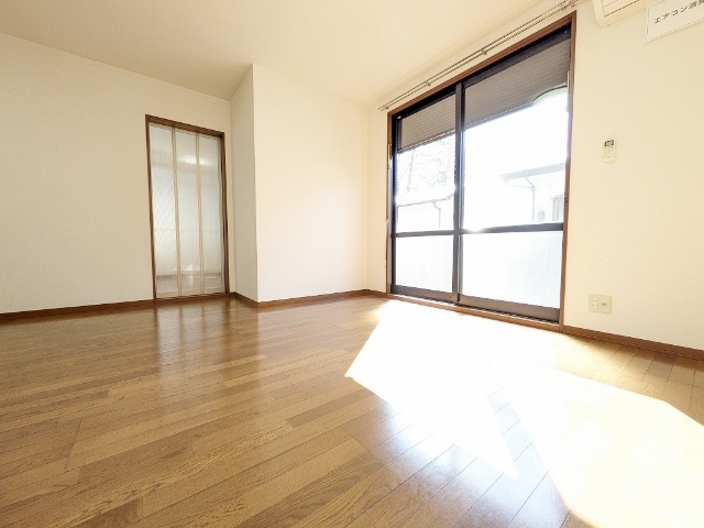 居室・リビング　類似室内