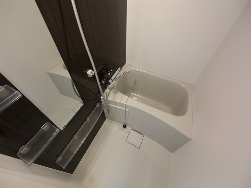 バス・シャワールーム　バスルーム（浴室乾燥機付き）同仕様写真