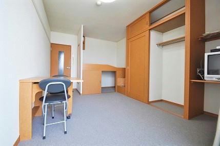 居室・リビング　１階はフローリング、２階は絨毯敷きです。