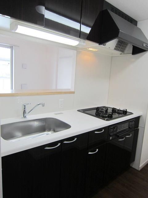 キッチン　★３口ガスコンロついてます★