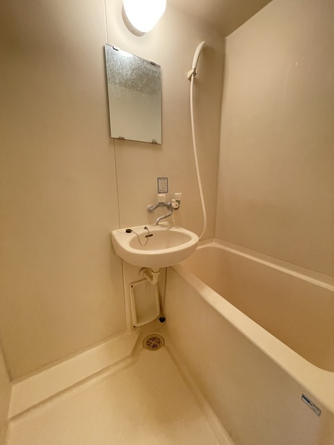 バス・シャワールーム　※別部屋参考写真