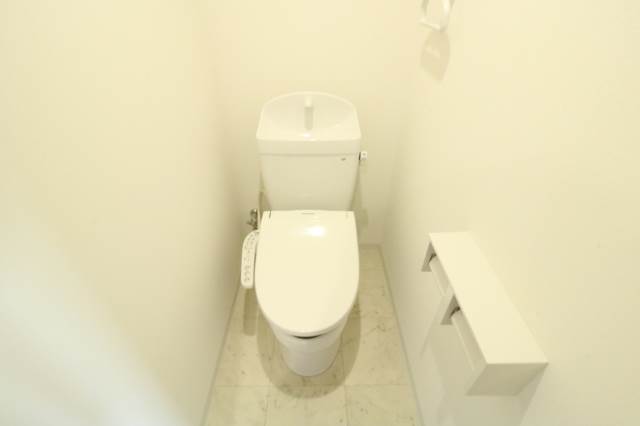 トイレ　ウォシュレット付き♪
