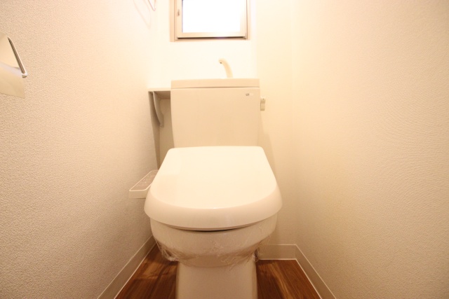 トイレ　※別室の参考写真の為、現況優先です。