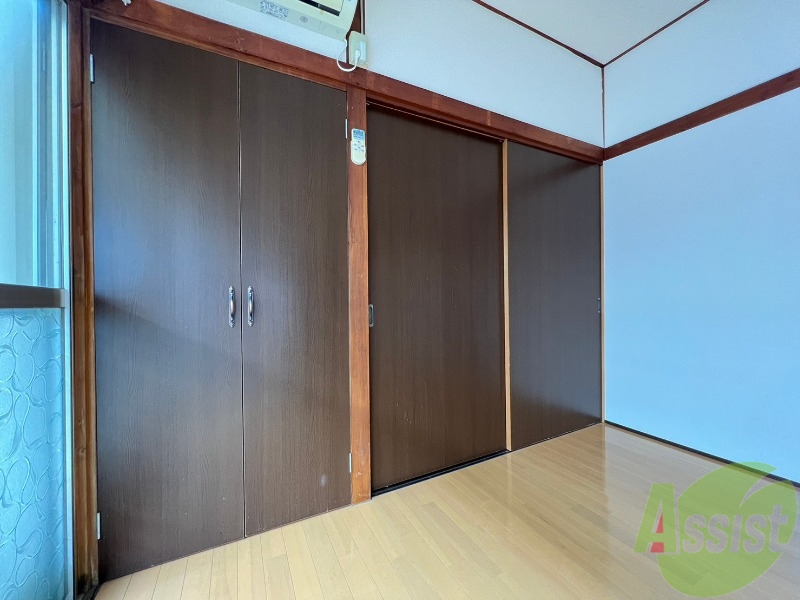 収納　収納箇所はコチラです。荷物等はコチラにどうぞ。