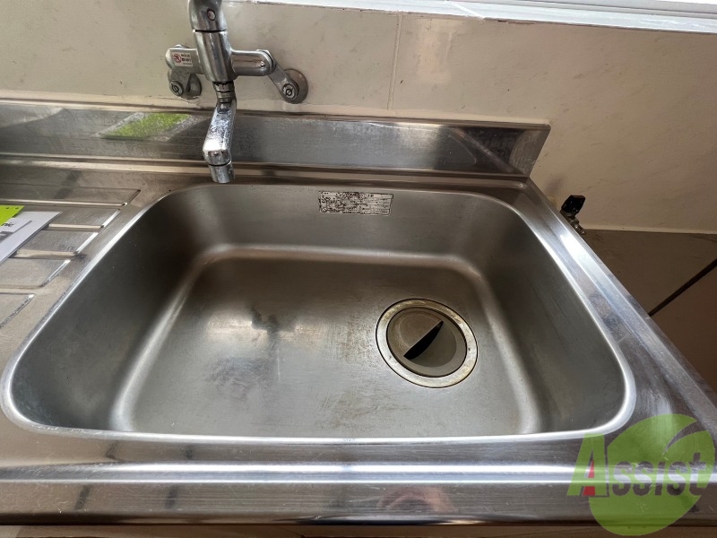 洗面設備　独立した洗面台はございません。こちらをお使いください。