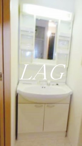 洗面設備　独立洗面台です。