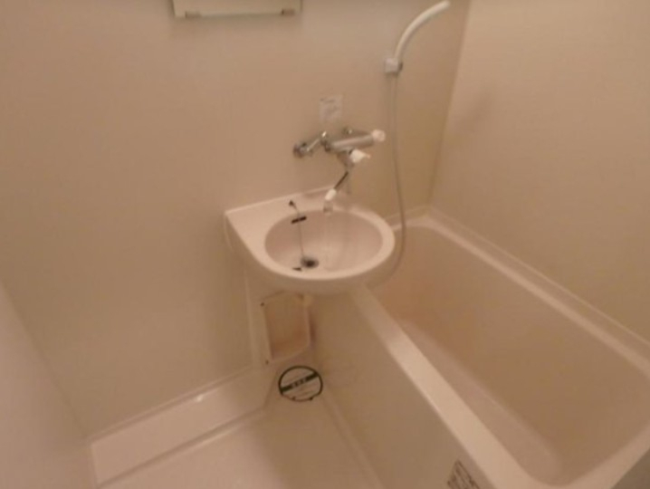 バス・シャワールーム　※別部屋参考写真