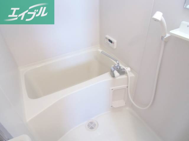 バス・シャワールーム　明るい基調のユニットバス（＾＾）／