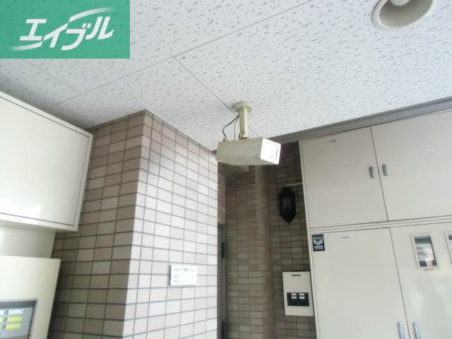 セキュリティ　防犯カメラで２４時間監視