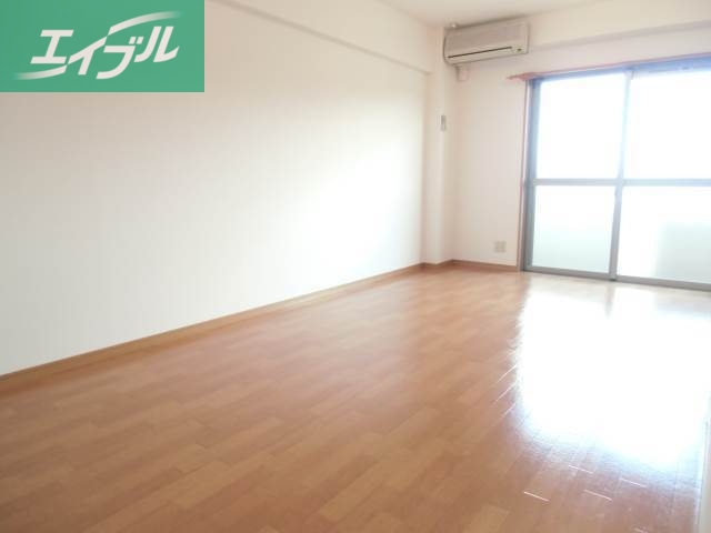 居室・リビング　ゆとりある１０帖洋室