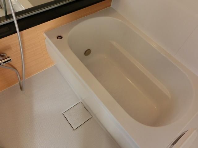 バス・シャワールーム　★追い焚き機能付きバス★