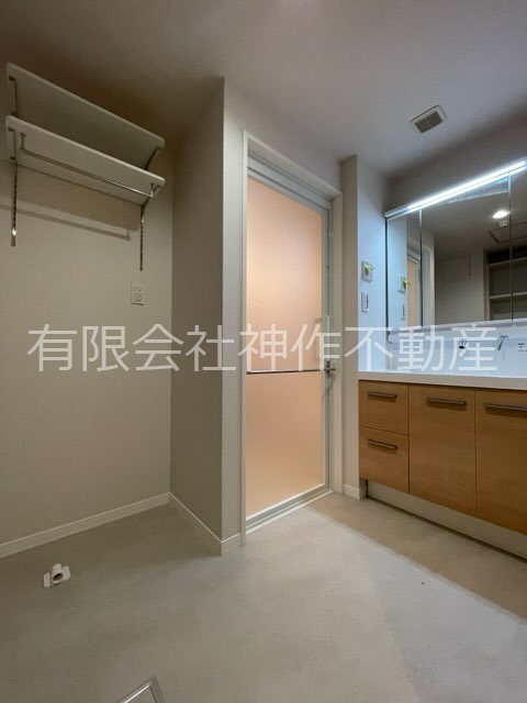 洗面設備　洗髪洗面化粧台