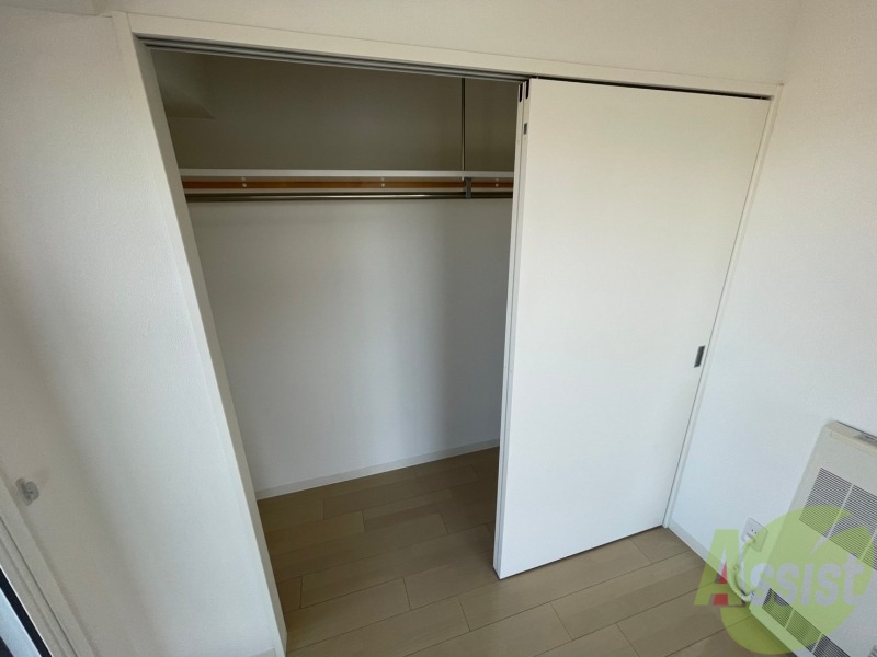 収納　寝室の収納です。部屋がすっきり片付きます。