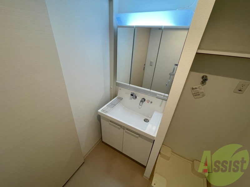 洗面設備　こちらに洗面台があります。朝の洗顔はこちらで。