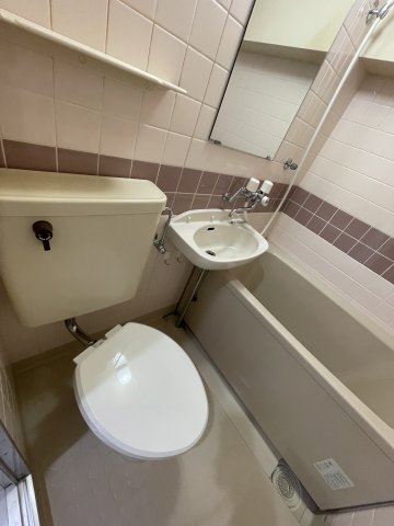 トイレ　清潔感のあるトイレです