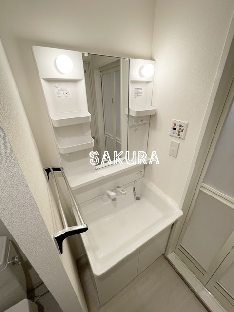 洗面設備　身支度に欠かせない独立洗面台♪