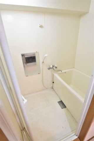 バス・シャワールーム　同物件、類似間取りのイメージ写真です。