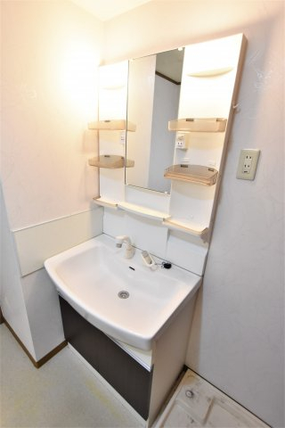 洗面設備　同物件、類似間取りのイメージ写真です。