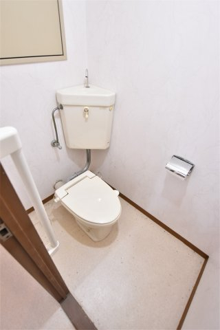 トイレ　同物件、類似間取りのイメージ写真です。