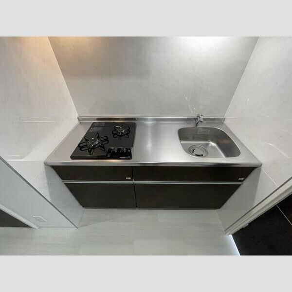 キッチン　※写真は同じマンションの違う部屋のものになります。