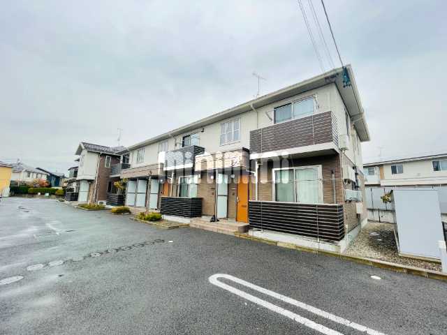 建物外観　南向きのベランダ付き。日当たり良好です。