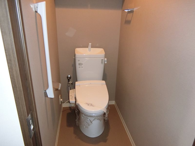 トイレ　同タイプの参考画像です。