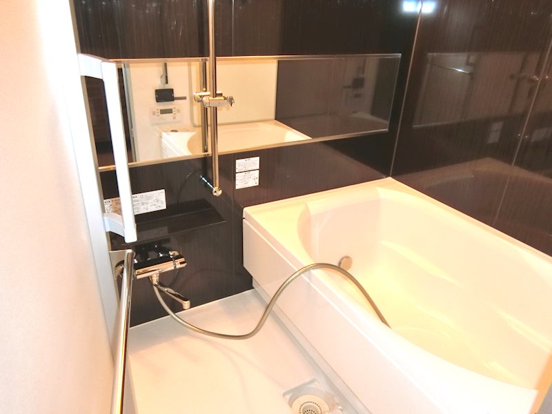バス・シャワールーム　同タイプの参考画像です。