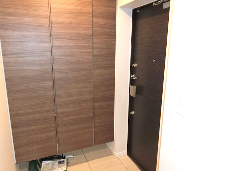 玄関　同タイプの参考画像です。