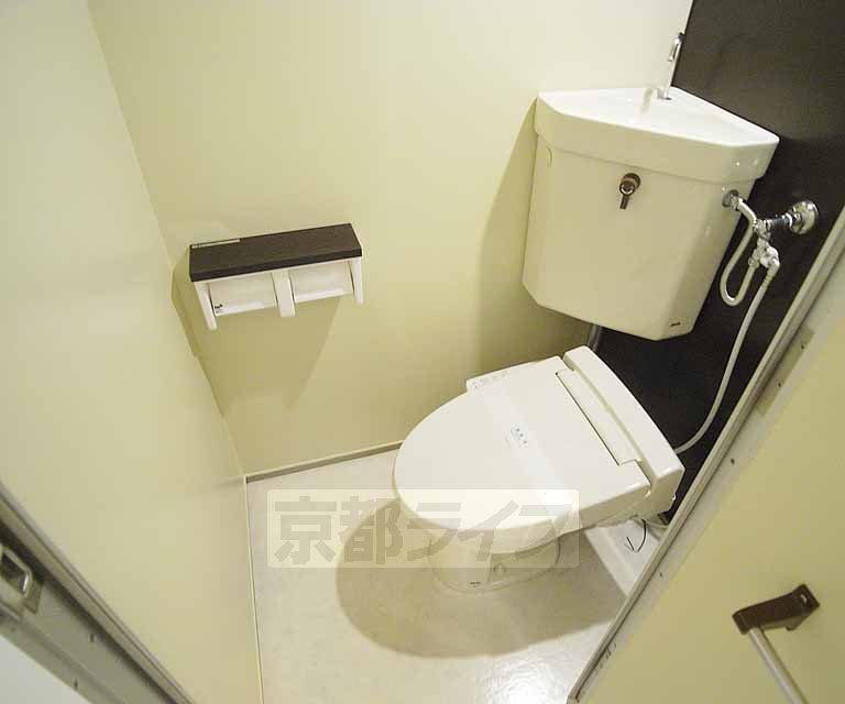 トイレ　ウォシュレットつきの洋式トイレです！