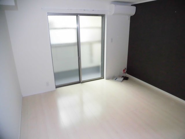 居室・リビング　洋室7.6帖の大きな１K