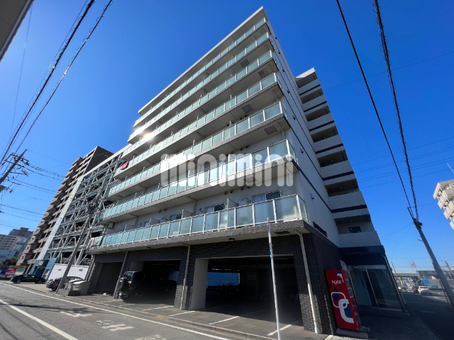 建物外観　オートロック付きマンション。