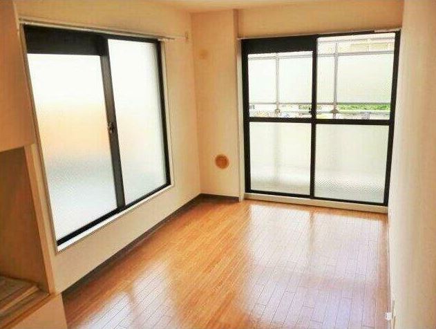 居室・リビング　2面採光