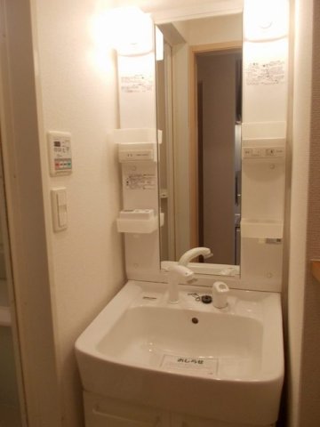 洗面設備　使いやすい洗面所です