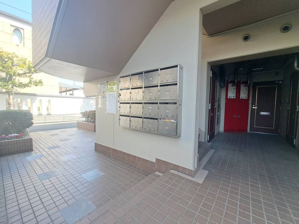 エントランス　メールBOX