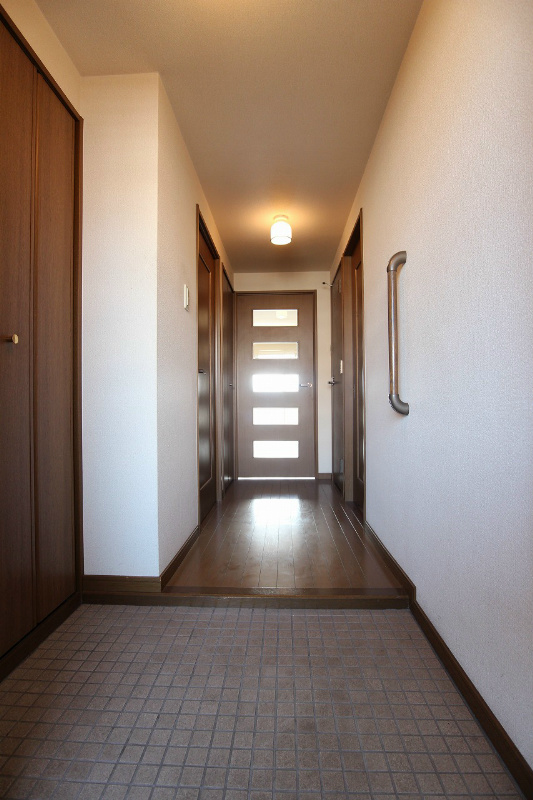玄関　幅広の玄関