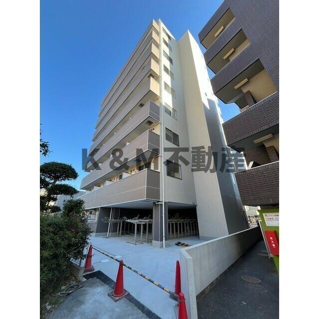 エントランス　落ち着いたエントランスです