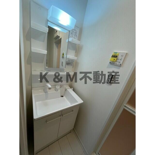 洗面設備　スペースが確保できる洗面所です