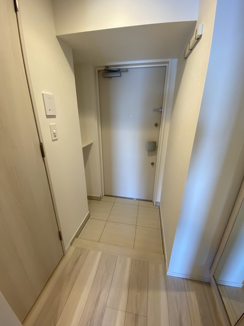 玄関　姿見＆シューズＢＯＸついてます