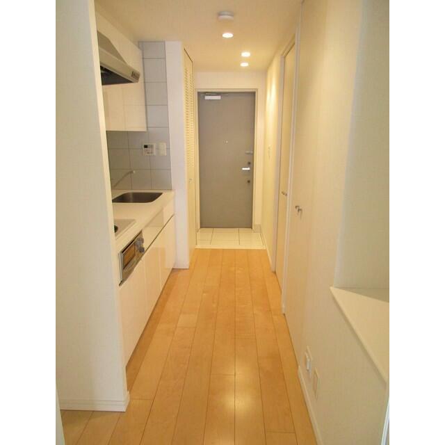 玄関　Gタイプ2017年2月撮影 同タイプ509号室の写真です。